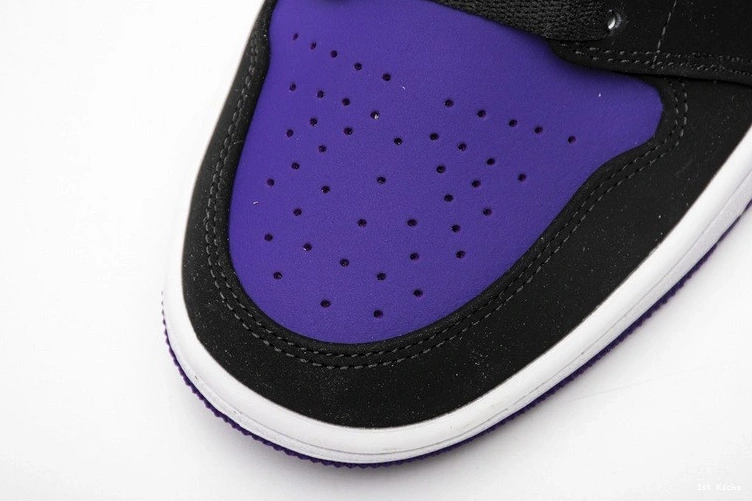 Low Jordan  1 553558-125 Purple  Court 1130